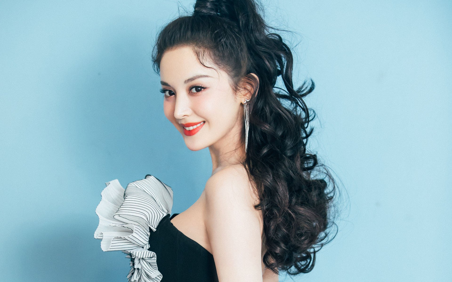 欧文爆发助新疆队跨界力克快船，提前终结胜负悬念